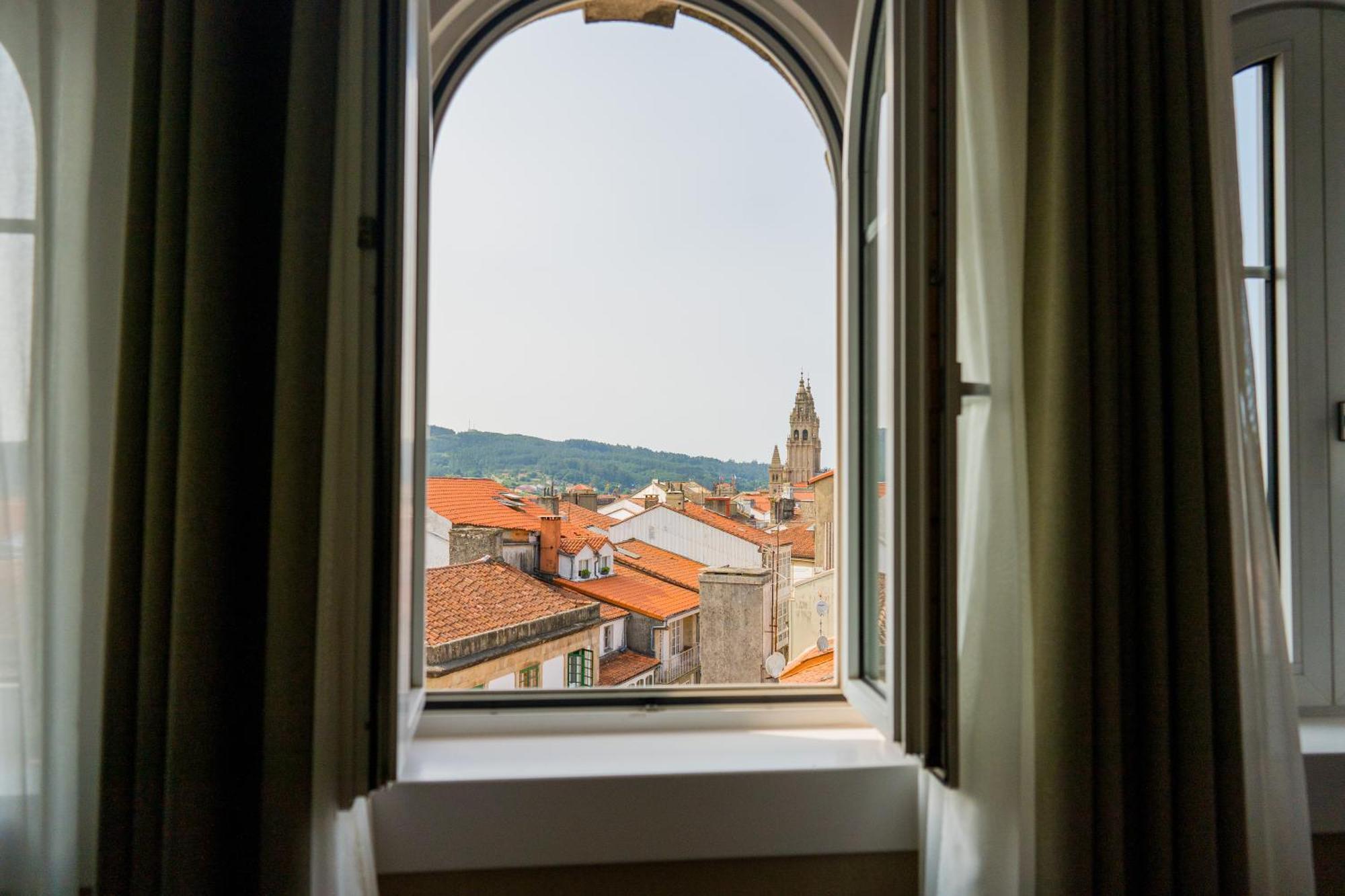 Junior Suite with City View